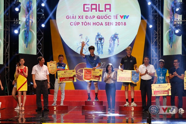 ẢNH: Những khoảnh khắc ấn tượng chặng 14 Giải xe đạp quốc tế VTV Cup Tôn Hoa Sen 2018 - Ảnh 14.