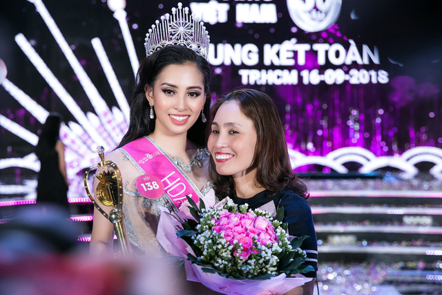 Trần Tiểu Vy làm gì ngay sau khi đăng quang Hoa hậu Việt Nam 2018? - Ảnh 5.