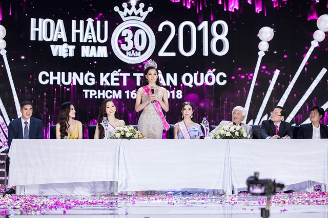 Trần Tiểu Vy làm gì ngay sau khi đăng quang Hoa hậu Việt Nam 2018? - Ảnh 1.
