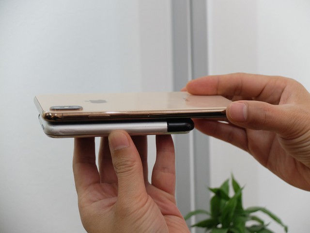 Trên tay iPhone Xs Max tại Việt Nam giá 45,5 triệu đồng - Ảnh 10.