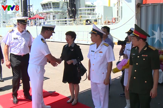 Tàu Hải quân Hoàng gia Canada thăm Đà Nẵng - Ảnh 3.