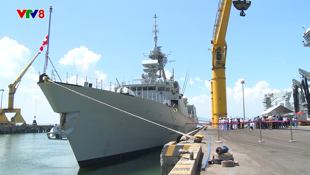 Tàu Hải quân Hoàng gia Canada thăm Đà Nẵng - Ảnh 1.