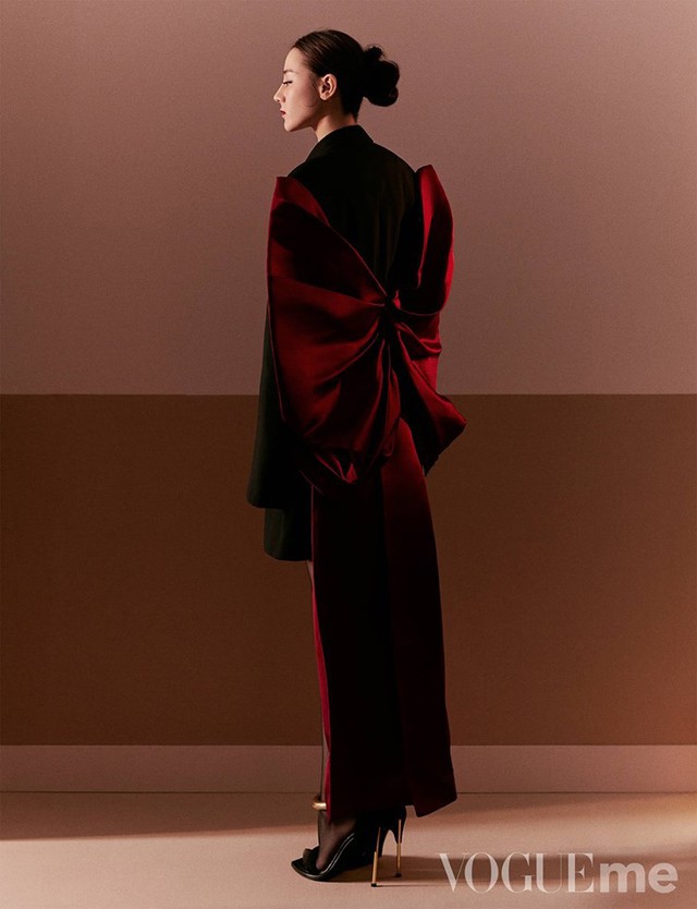 Địch Lệ Nhiệt Ba hóa quý cô màu hồng trên Vogue - Ảnh 5.