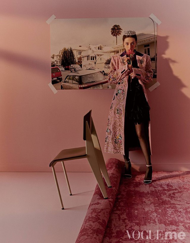 Địch Lệ Nhiệt Ba hóa quý cô màu hồng trên Vogue - Ảnh 3.