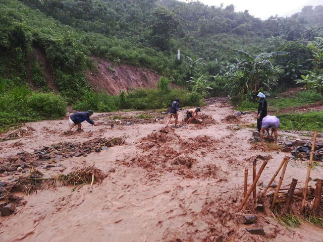Thanh Hóa: Huyện Mường Lát tan hoang sau mưa lũ, sạt lở - Ảnh 1.