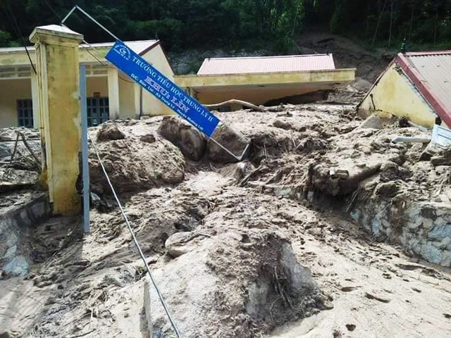 Thanh Hóa: Huyện Mường Lát tan hoang sau mưa lũ, sạt lở - Ảnh 3.
