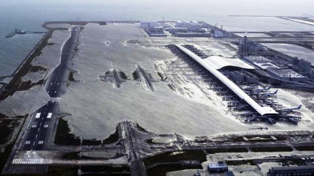 Nhật Bản nỗ lực khắc phục hậu quả bão Jebi - Ảnh 1.