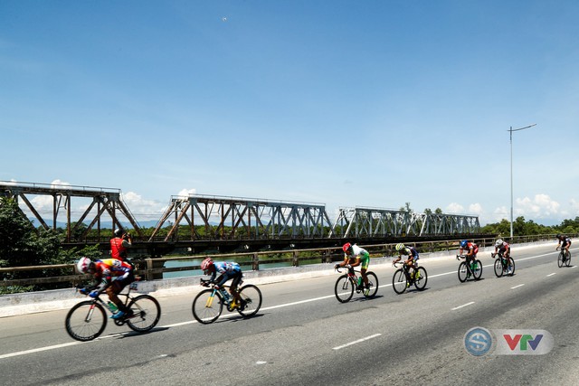 ẢNH: Những khoảnh khắc ấn tượng chặng 6 Giải xe đạp quốc tế VTV Cup Tôn Hoa Sen 2018 - Ảnh 5.