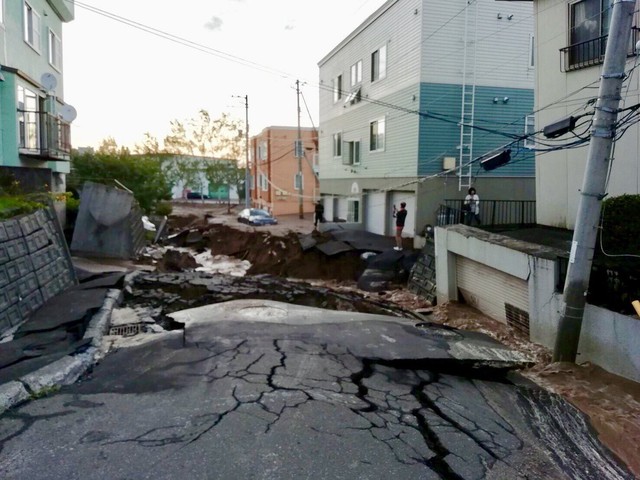 Khắc phục hậu quả trận động đất tại Hokkaido, Nhật Bản - Ảnh 5.