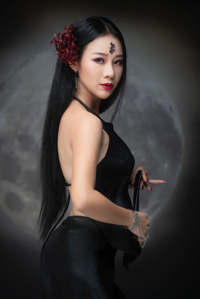 Ca sĩ Hoa Trần tung MV cover nhạc phim Diên Hi công lược với tạo hình bí ẩn - Ảnh 3.