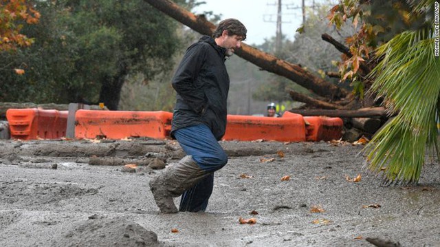Lở bùn và lũ lụt tại California, ít nhất 13 người thiệt mạng - Ảnh 4.