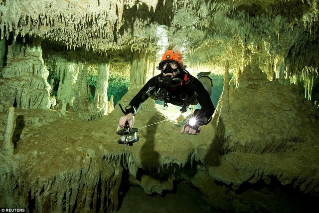 Phát hiện hang động ngầm lớn nhất hành tinh - Ảnh 2.