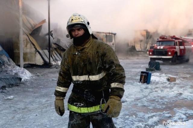Hỏa hoạn nghiêm trọng ở một xưởng giày tại Nga - Ảnh 1.