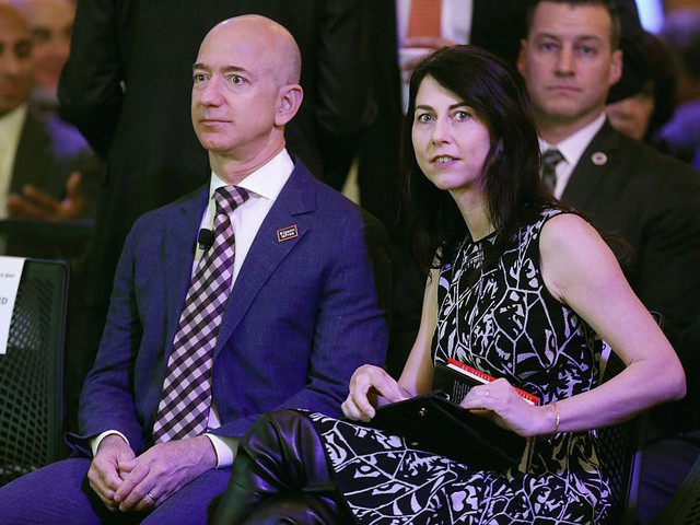 Jeff Bezos: Giàu nhất hành tinh song vẫn rửa bát giúp vợ mỗi tối - Ảnh 3.