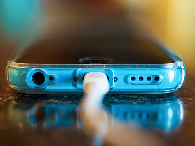Thật không thể tin nổi: Hầu hết chúng ta đều đang sạc pin smartphone sai cách - Ảnh 4.