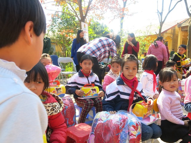 Mùa đông ấm với các em học sinh tỉnh Lạng Sơn - Ảnh 12.
