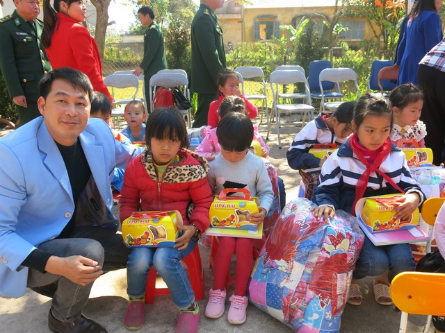 Mùa đông ấm với các em học sinh tỉnh Lạng Sơn - Ảnh 14.