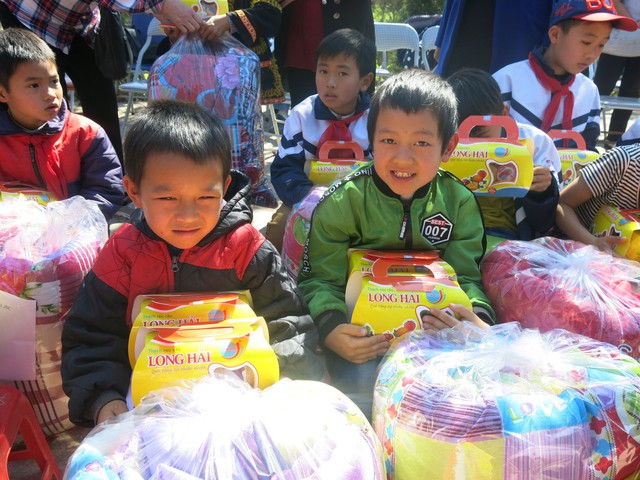 Mùa đông ấm với các em học sinh tỉnh Lạng Sơn - Ảnh 17.