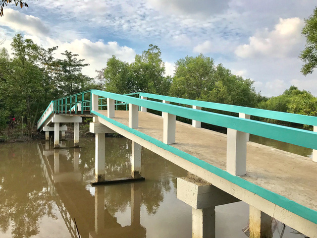 Trao tặng 3 cây cầu giao thông nông thôn tại Cà Mau - Ảnh 5.
