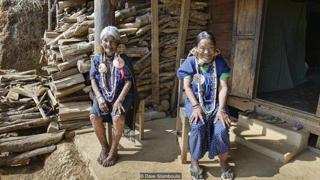Những phụ nữ “mặt hổ” cuối cùng ở Myanmar - Ảnh 6.