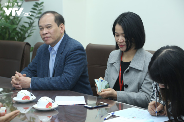 Cộng đồng người Việt Nam tại Áo trao tặng 2.000 Euro cho Quỹ Tấm lòng Việt - Ảnh 3.