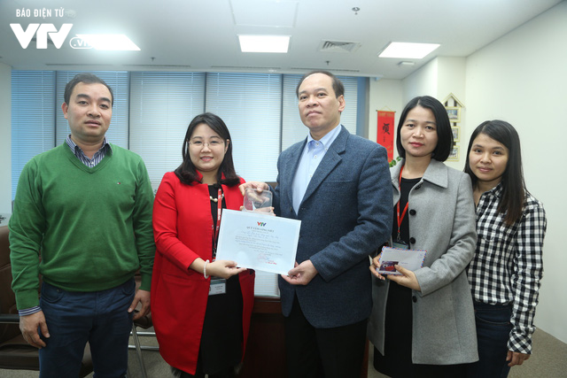 Cộng đồng người Việt Nam tại Áo trao tặng 2.000 Euro cho Quỹ Tấm lòng Việt - Ảnh 5.