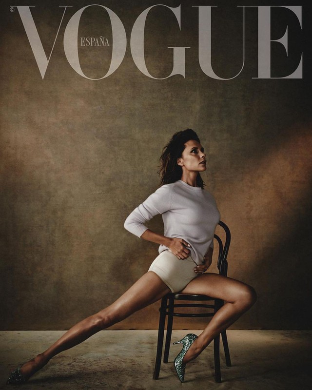 Victoria Beckham tự tin khoe thân hình cò hương trên Vogue España - Ảnh 1.