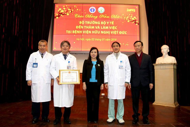 Bộ Y tế truy tặng huy chương cho người hiến 7 tạng cứu 6 người - Ảnh 3.