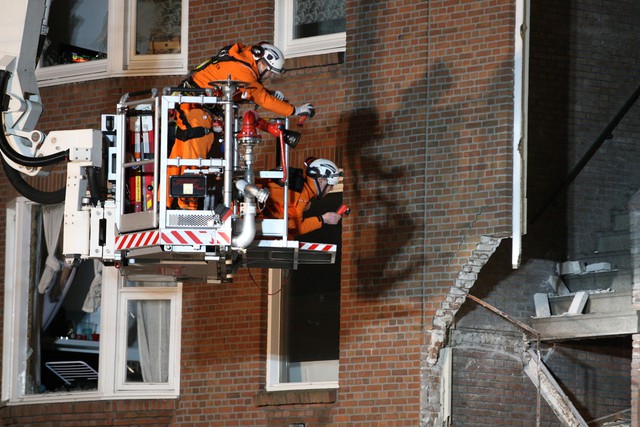 Nổ gây sập tòa nhà 3 tầng tại Hà Lan - Ảnh 2.
