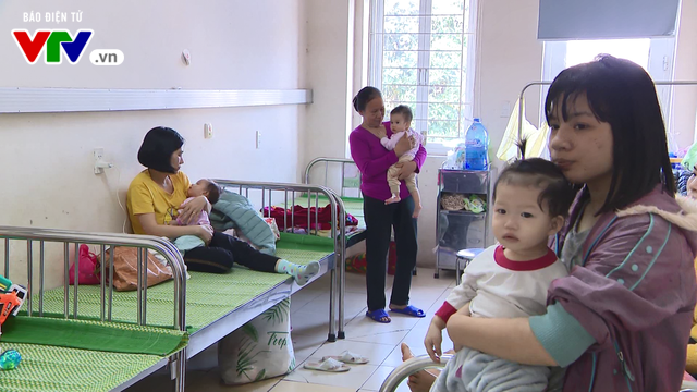 Hải Phòng: Hàng chục trẻ nhập viện sau tiêm vaccine ComBE Five - Ảnh 1.