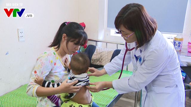 Hải Phòng: Hàng chục trẻ nhập viện sau tiêm vaccine ComBE Five - Ảnh 2.