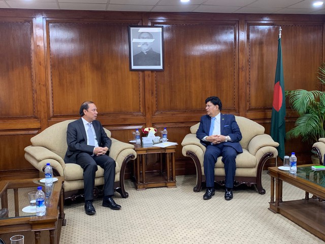 Đặc phái viên Thủ tướng Chính phủ, Thứ trưởng Bộ Ngoại giao Nguyễn Quốc Dũng thăm Bangladesh - Ảnh 1.