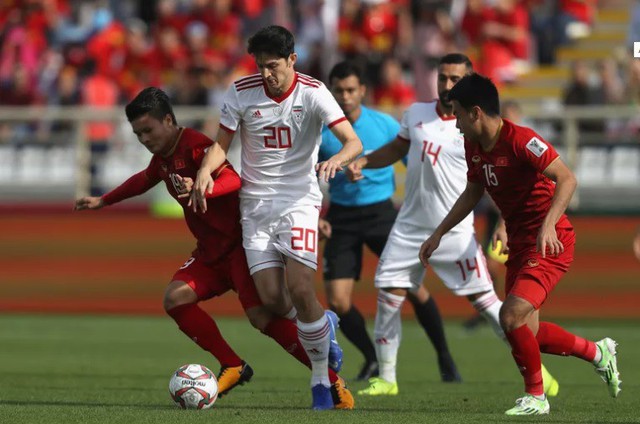 Sau Asian Cup 2019, sao Iran 2 lần sút tung lưới ĐT Việt Nam “đắt hàng” - Ảnh 1.