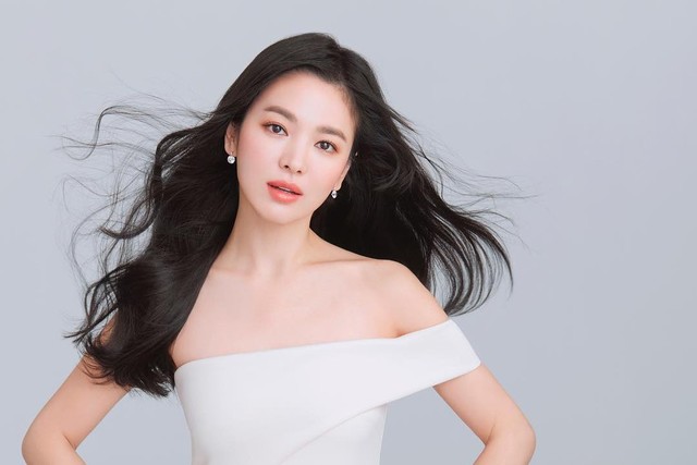 Song Hye Kyo gây sốt với vẻ đẹp tựa nữ thần | VTV.VN