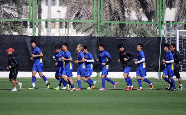 ĐT Việt Nam trở lại sân tập để chuẩn bị cho trận đấu với Iran - Ảnh 3.
