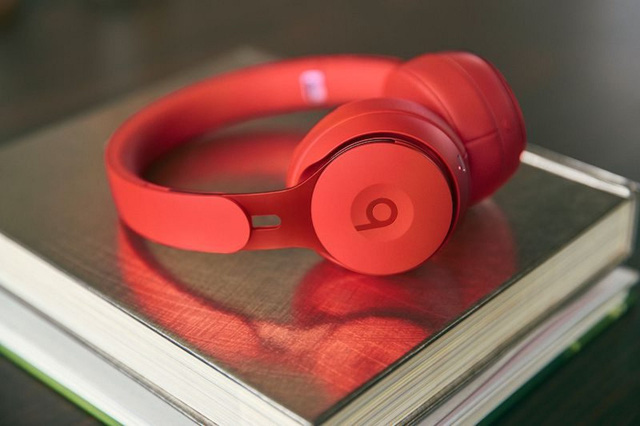 Apple ra mắt tai nghe không dây chống ồn Beats Solo Pro, giá 300 USD - Ảnh 1.