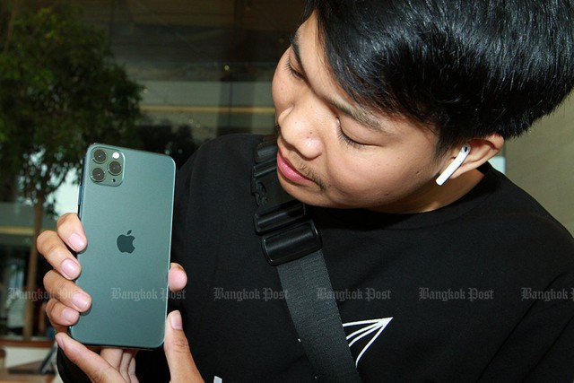 iPhone 11 ra mắt, người Thái Lan xếp hàng chờ mua từ lúc nửa đêm - Ảnh 4.