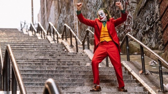 Cầu thang vô danh thành nơi hút khách nhờ bom tấn Joker - Ảnh 2.