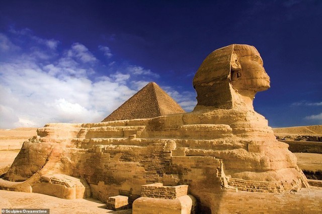 Những trải nghiệm du lịch nào tại Ai Cập có thể giúp du khách thưởng thức và cảm nhận được vẻ đẹp của quốc gia này?