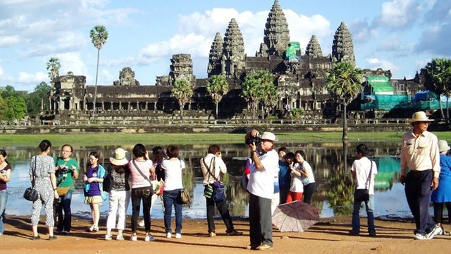 Campuchia lo ngại Angkor ế khách tham quan - Ảnh 1.