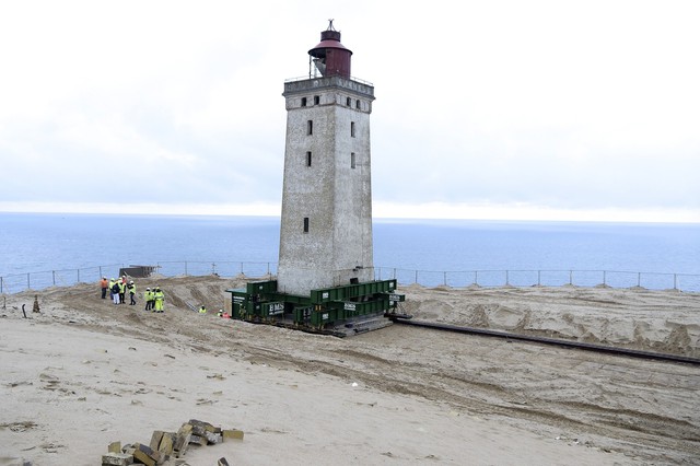 Đan Mạch di dời ngọn hải đăng 120 tuổi - Ảnh 4.