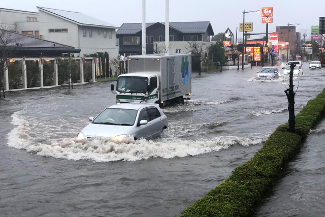 Số người chết do mưa lũ ở Nhật Bản tăng cao - Ảnh 1.