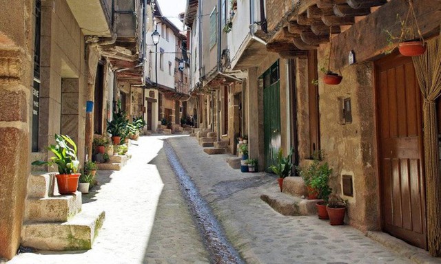 Ngắm những ngôi làng đẹp nhất Tây Ban Nha - Ảnh 7.