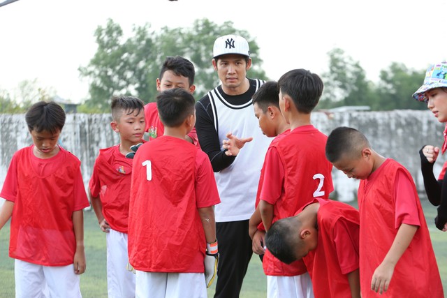 Vừa lọt top 17 không lâu, bản sao nhí của Quang Hải bất ngờ bị loại khỏi Cầu thủ nhí 2019 - Ảnh 2.