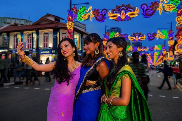 Khám phá lễ hội Ánh sáng Deepavali tại Singapore - Ảnh 1.