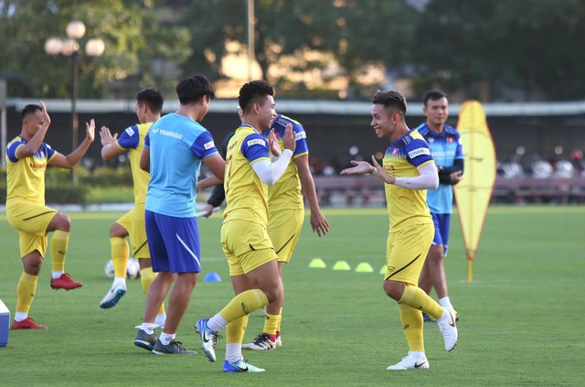 HLV Park Hang Seo thận trọng với lợi thế sân nhà của ĐT Việt Nam trước UAE và Thái Lan - Ảnh 2.