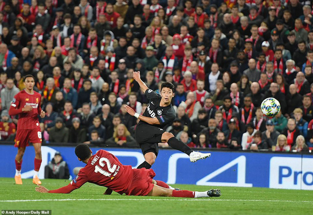 Liverpool 4-3 Salzburg: Salah lập cú đúp, chủ nhà thắng nghẹt thở! - Ảnh 2.