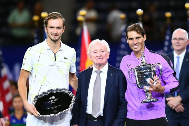 Paris Masters 2019: Federer rút lui, Daniil Medvedev gửi lời đe  dọa tới Novak Djokovic và Nadal - Ảnh 1.