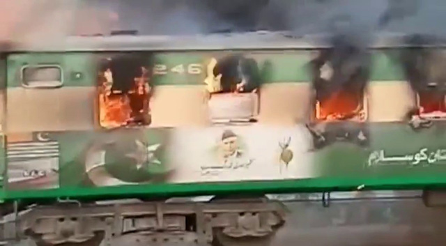 Nổ bình ga trên tàu hỏa Pakistan khiến ít nhất 65 người thiệt mạng - Ảnh 1.