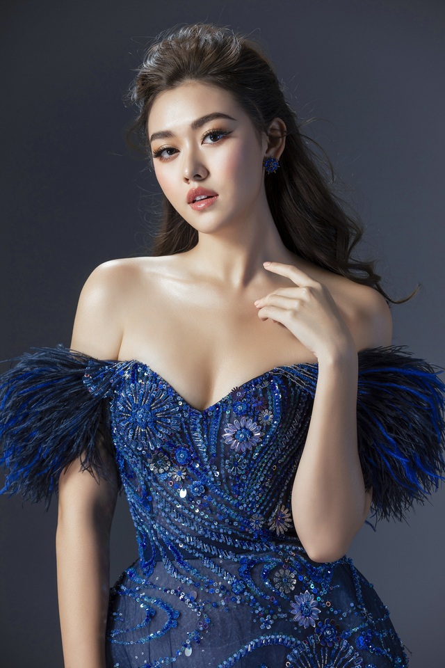 Tường San tung bộ ảnh gợi cảm với đầm dạ hội trước thềm Chung kết Miss International 2019 - Ảnh 9.